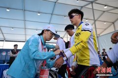 （粤港澳全运会）全运会首办跨境自行车赛 选手“无感通关”畅骑粤港澳